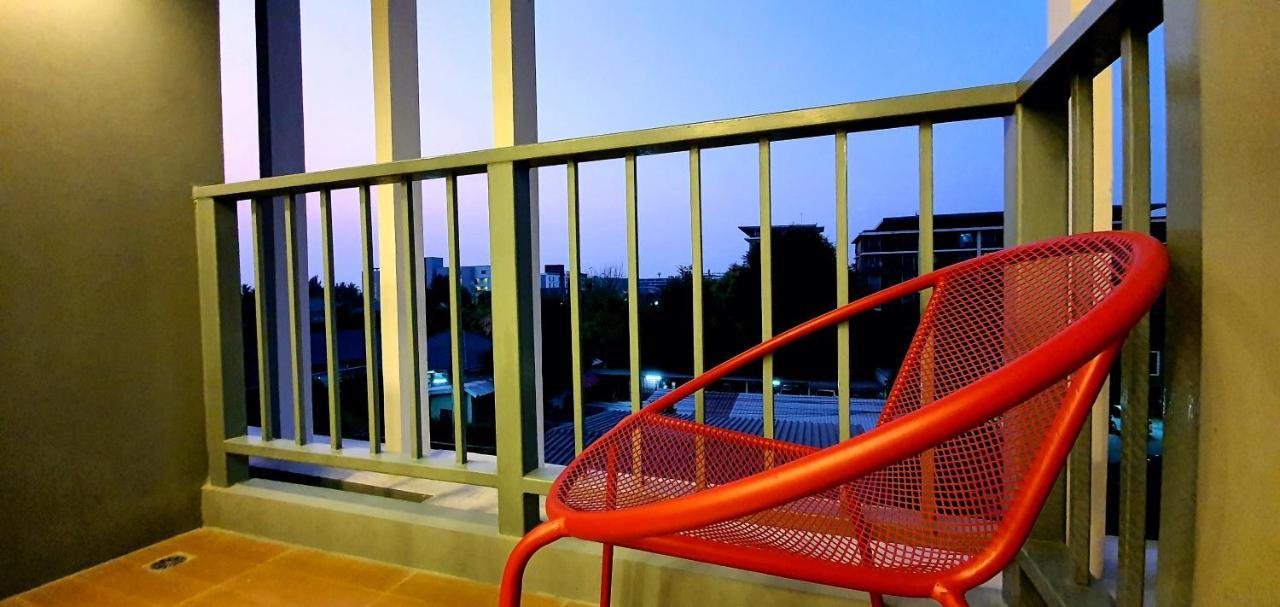 Cozy Near 200m With Toproof Pool At Patio Apartment Bangsaen
